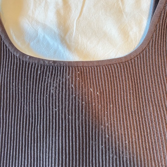 ARITZIA Babaton Ribbed Tank - Picture 3 of 3